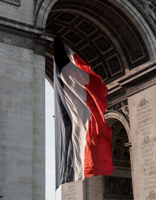 Dubaï : chef-d’œuvre en matière d’architecture, le pavillon français de l’Expo universelle devenu ferraille